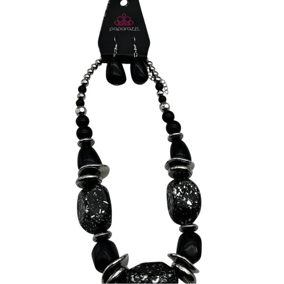 Paparazzi Black Chunky Bead Necklace & Earrings Set With Silver Accents Bold Sta - Picture 4 of 8